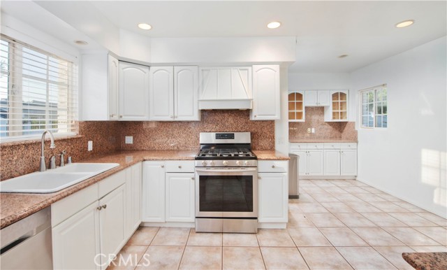 Detail Gallery Image 7 of 19 For 3610 Scadlock Ln, Sherman Oaks,  CA 91403 - 3 Beds | 2/1 Baths