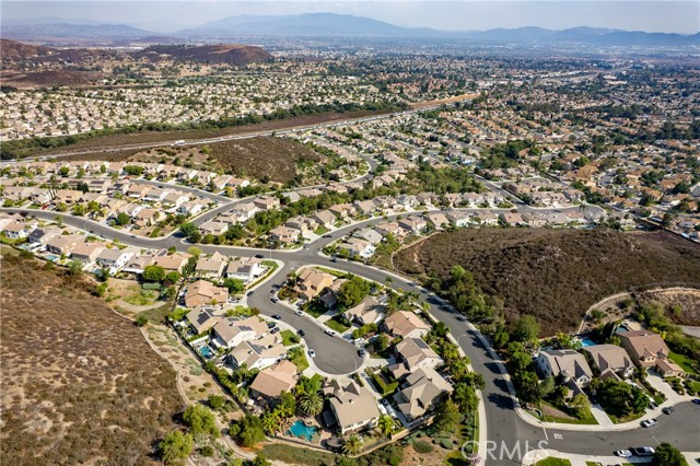 27126 Coral Bells Way, Murrieta CA: https://media.crmls.org/medias/52b00dd2-6ef9-4aba-8b23-6601da5e4691.jpg