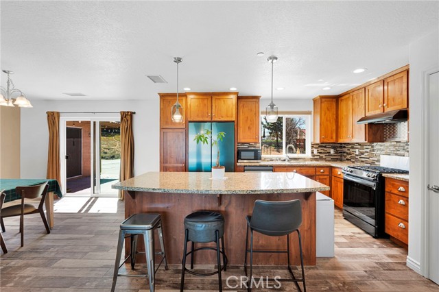 Detail Gallery Image 9 of 43 For 18125 Catalpa, Hesperia,  CA 92345 - 4 Beds | 2 Baths