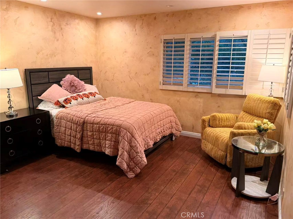 https://media.crmls.org/medias/52b13dae-d8e1-45e6-9e58-345709344d46.jpg?preset=X-Large