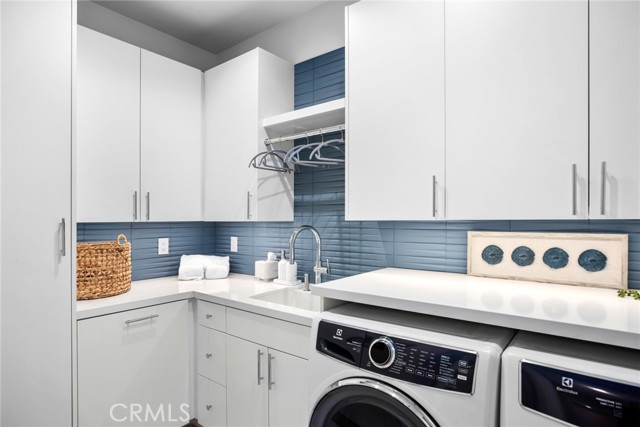 706 W Oceanfront, Newport Beach CA: https://media.crmls.org/medias/52b1b118-a381-4a7d-99e9-ed3dcda8d266.jpg