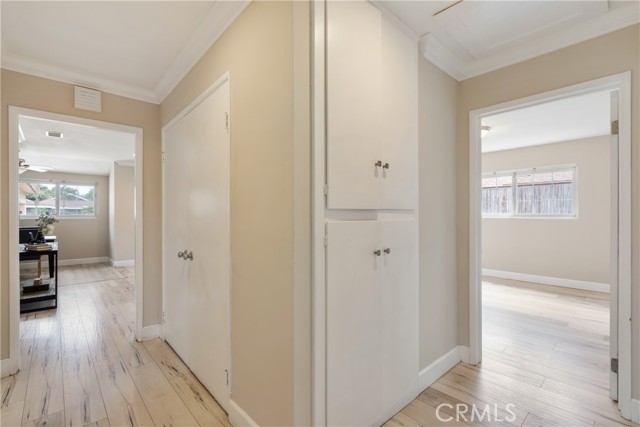 518 S Forest Avenue, Santa Ana CA: https://media.crmls.org/medias/52b25b8a-122b-460a-98e8-d422d156012c.jpg