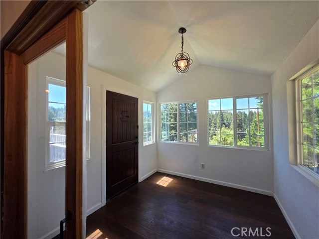 Detail Gallery Image 7 of 25 For 31510 Valley Ridge Dr, Running Springs,  CA 92382 - 4 Beds | 3 Baths