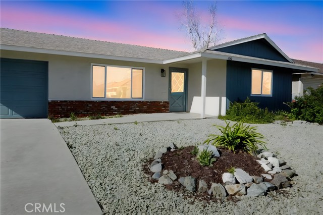 Detail Gallery Image 2 of 15 For 1140 W Westmont Ave, Hemet,  CA 92543 - 2 Beds | 2 Baths