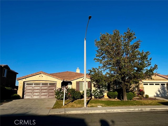 Detail Gallery Image 1 of 31 For 39220 Victoria St, Palmdale,  CA 93551 - 3 Beds | 2 Baths