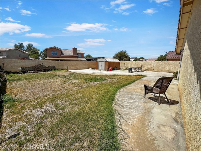260 E Oasis Street, Blythe CA: https://media.crmls.org/medias/52b32703-718f-4b33-b9c1-cd34b7410945.jpg