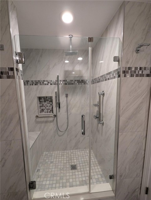 Detail Gallery Image 9 of 14 For 2118 via Puerta #B,  Laguna Woods,  CA 92637 - 2 Beds | 2 Baths