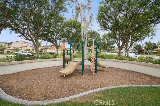 1027 W Rainbow Falls Way, Orange CA: https://media.crmls.org/medias/52b37ca4-b874-40a6-8d2e-a4c95cc1e75d.jpg