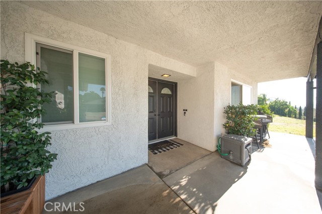 Detail Gallery Image 7 of 51 For 7320 Percheron, Jurupa Valley,  CA 92509 - 4 Beds | 2/1 Baths
