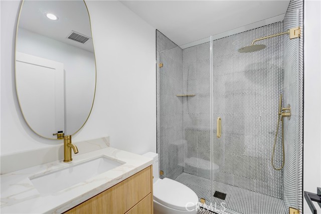 Detail Gallery Image 10 of 15 For 2822 1/2 Waverly Dr, Los Angeles,  CA 90039 - 3 Beds | 2 Baths