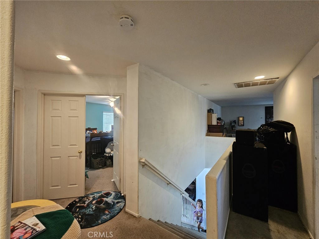 https://media.crmls.org/medias/52b5901f-eb8e-419f-8492-bb5f6d03cb45.jpg?preset=X-Large
