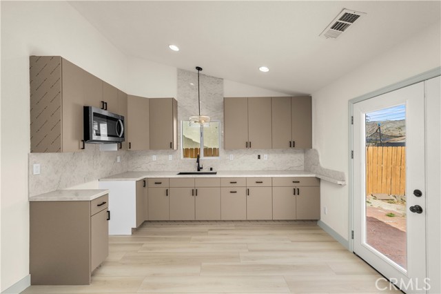 Image 6 of 19 For 13780 Del Ray