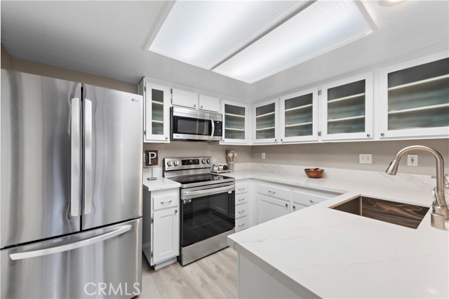 192 S Cross Creek Road, Orange CA: https://media.crmls.org/medias/52b9310d-183e-41de-83aa-8b2cc4f9dd06.jpg