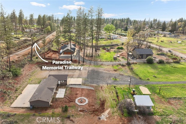 Detail Gallery Image 2 of 47 For 8606 Skyway, Paradise,  CA 95969 - 3 Beds | 2 Baths