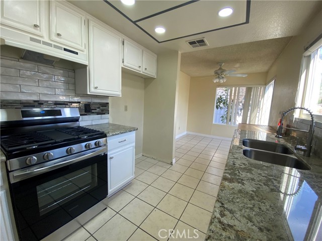 1380 W 48th Street, San Bernardino CA: https://media.crmls.org/medias/52b99ae4-bbff-4638-8f46-a379ebd4a70e.jpg