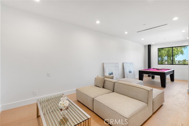 5134 Medina Road, Woodland Hills CA: https://media.crmls.org/medias/52b99cda-a4fd-4994-b184-428da8ed8481.jpg