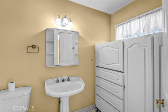 Detail Gallery Image 13 of 22 For 2237 W 230th Pl, Torrance,  CA 90501 - 3 Beds | 2 Baths