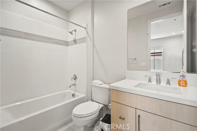 251 Brackens, Lake Forest CA: https://media.crmls.org/medias/52bad16e-5d40-4807-84cc-a3b623b31d47.jpg