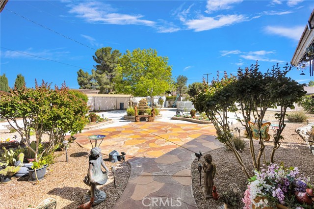 Detail Gallery Image 42 of 56 For 19985 Red Feather, Apple Valley,  CA 92307 - 3 Beds | 2/1 Baths