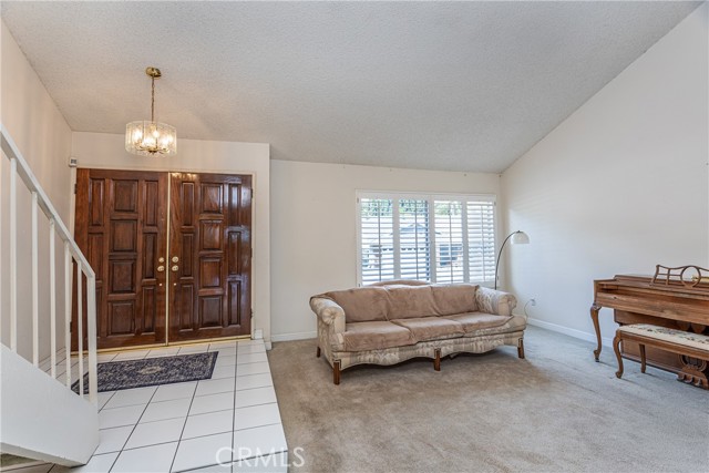 Detail Gallery Image 7 of 33 For 18644 Nau Ave, Porter Ranch,  CA 91326 - 4 Beds | 2/1 Baths