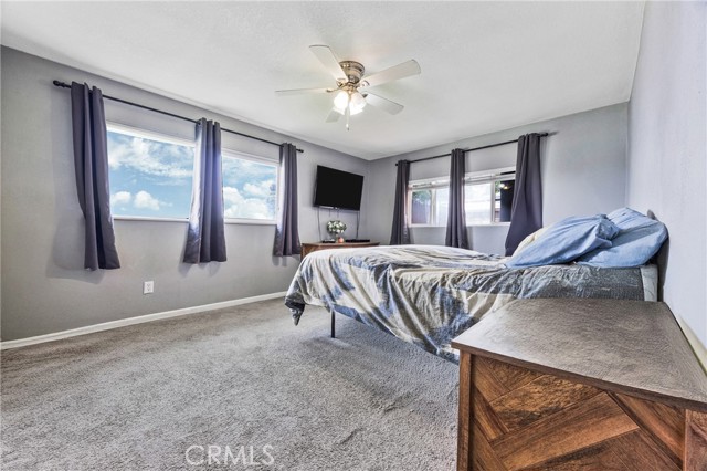 8975 Driftwood Dr, Riverside CA: https://media.crmls.org/medias/52bb35ca-d8d6-4d58-91c1-a54774963bb3.jpg