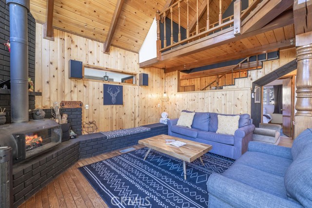 Detail Gallery Image 6 of 43 For 721 Bear Mountain Rd, Big Bear City,  CA 92314 - 3 Beds | 2/1 Baths