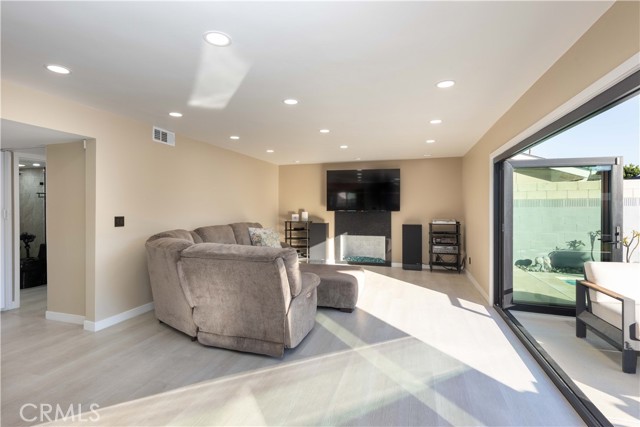 Image 10 of 64 For 7830 Ring Street