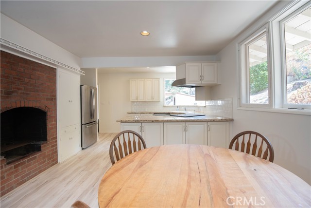 2475 Sunset Drive, Riverside CA: https://media.crmls.org/medias/52bbb7db-c24d-4259-8b8e-e48862d78775.jpg