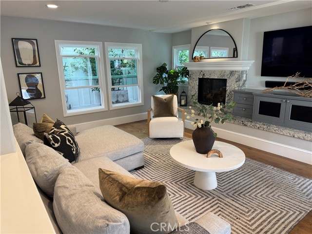 1935 Port Bishop, Newport Beach CA: https://media.crmls.org/medias/52bc07f2-350d-4723-843c-218bbdc0cb7e.jpg