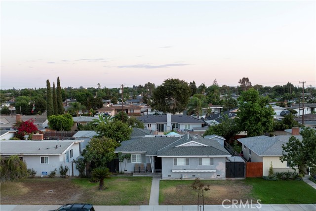 Detail Gallery Image 9 of 11 For 1422 E Broadway, Anaheim,  CA 92805 - 4 Beds | 2/1 Baths