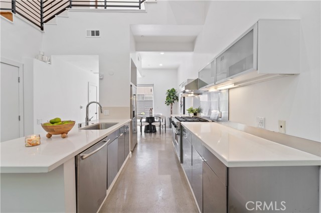Detail Gallery Image 7 of 27 For 1040 N Curson Ave #3,  West Hollywood,  CA 90046 - 3 Beds | 3 Baths