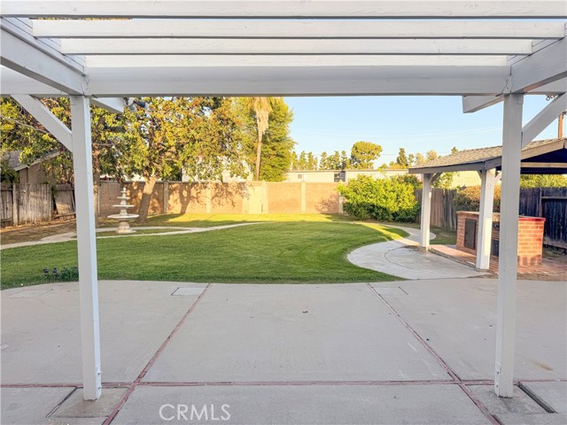 9952 Independence Avenue photo 32