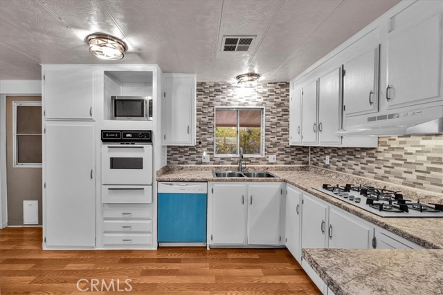Detail Gallery Image 15 of 52 For 7425 Church St #28,  Yucca Valley,  CA 92284 - 3 Beds | 2 Baths