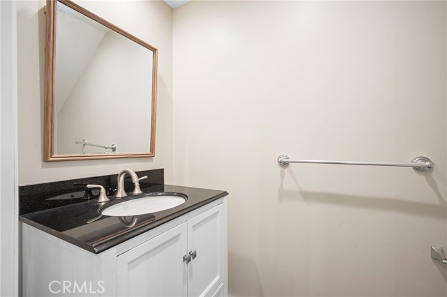 Detail Gallery Image 9 of 21 For 10458 Ditson St, Sunland,  CA 91040 - 2 Beds | 2 Baths