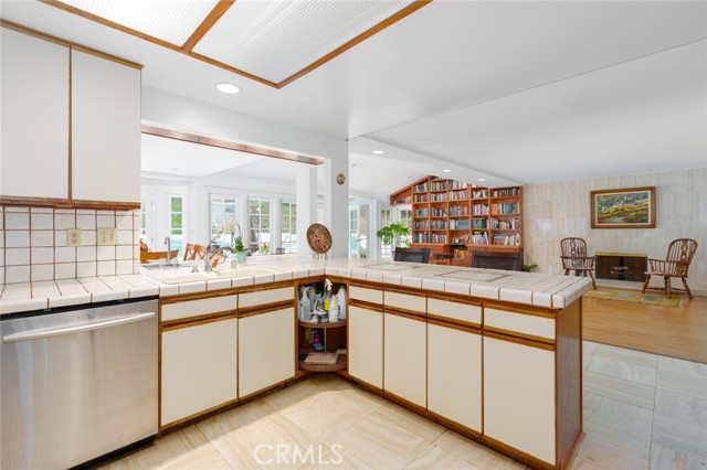 40 Club View Lane, Rolling Hills Estates, California 90274, 5 Bedrooms Bedrooms, ,3 BathroomsBathrooms,Residential,Sold,Club View,PW22062532