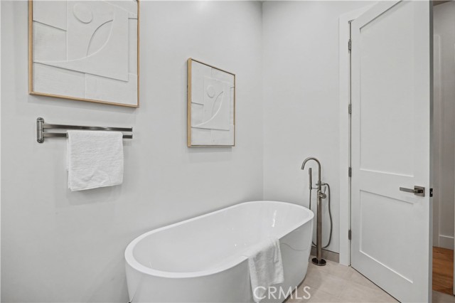 Detail Gallery Image 23 of 33 For 2205 Marshalfield a,  Redondo Beach,  CA 90278 - 4 Beds | 3/1 Baths