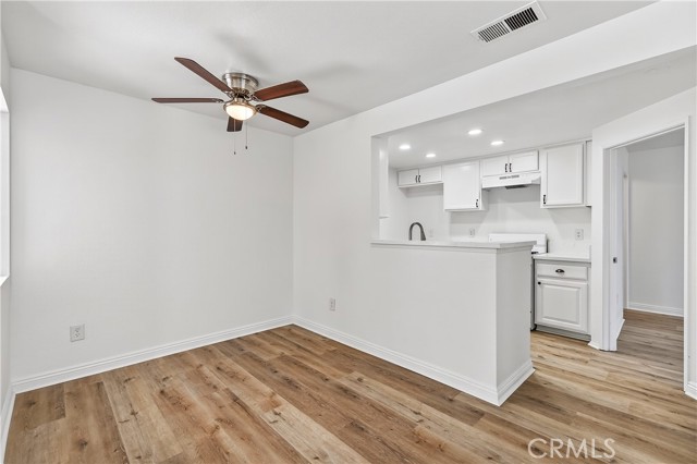 16377 Lakeshore, Lake Elsinore CA: https://media.crmls.org/medias/52be559f-abf2-45f2-8560-6c91cf051ae0.jpg