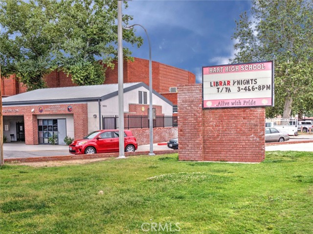 Detail Gallery Image 15 of 16 For 25715 Lupita Dr, Valencia,  CA 91355 - 2 Beds | 2 Baths