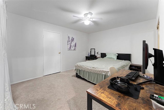 Image 21 of 25 For 3862 Ravenswood Drive