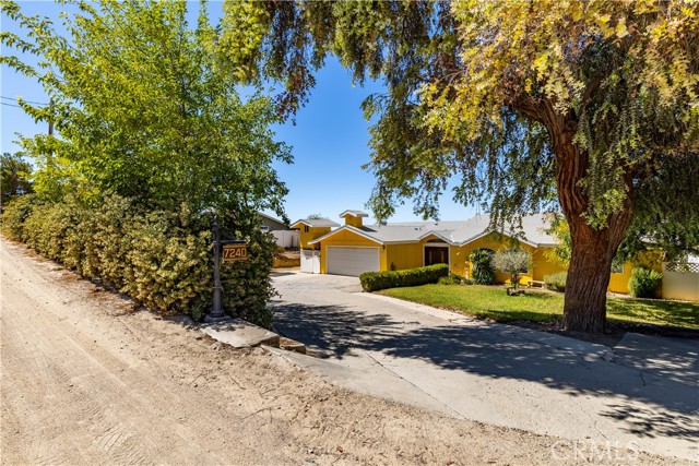 7240 Iverson Place, Paso Robles CA: https://media.crmls.org/medias/52bf8031-2e76-4693-b7a7-c64bc5e859d4.jpg