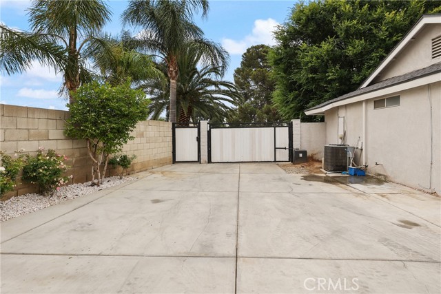 8963 Bold Ruler Lane, Jurupa Valley CA: https://media.crmls.org/medias/52bfa48f-4dc5-4646-8091-c1a46e8061e4.jpg
