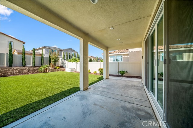 30902 Palette Road, Murrieta CA: https://media.crmls.org/medias/52bfc40d-b656-4688-9efb-9bf8be9b7d30.jpg