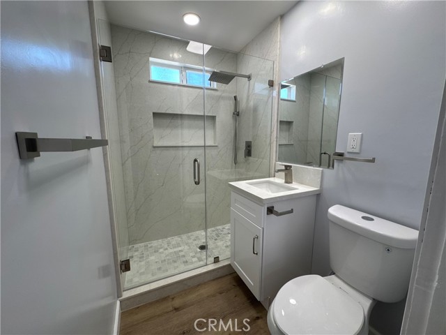 219 1/2 S Eucalyptus Avenue, Inglewood CA: https://media.crmls.org/medias/52bfda65-fd25-4842-8b3f-8a90eb64f03d.jpg