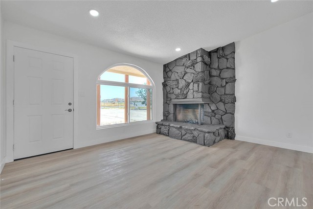 Detail Gallery Image 18 of 44 For 20916 Thunderbird Rd, Apple Valley,  CA 92307 - 3 Beds | 2 Baths