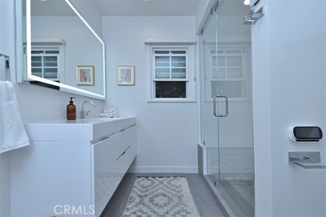 3753 Berry Drive, Studio City CA: https://media.crmls.org/medias/52c24aeb-795b-4845-9d1b-3c590d105b8a.jpg