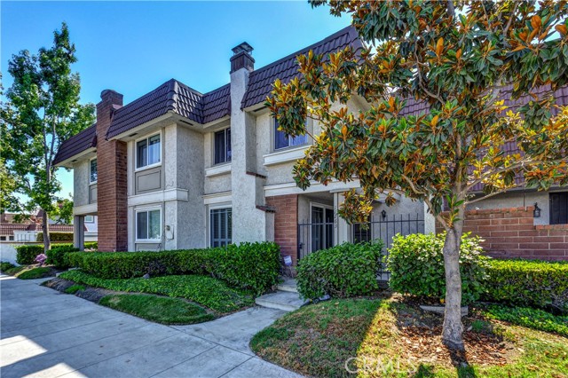 11263 Knott Avenue, Cypress CA: https://media.crmls.org/medias/52c2a2d6-4a9f-4a89-b5a3-22ce27b01aa0.jpg