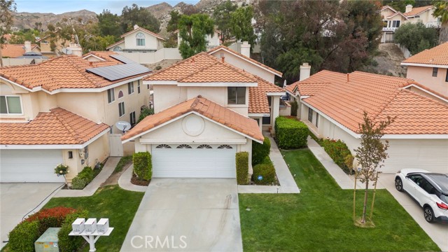 Detail Gallery Image 2 of 40 For 15621 Saul Ct, Canyon Country,  CA 91387 - 4 Beds | 3 Baths