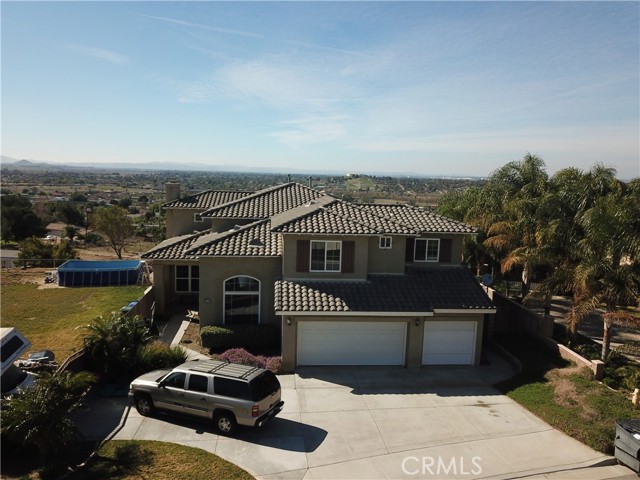 5505 Sunset Ridge Drive, Jurupa Valley CA: https://media.crmls.org/medias/52c3b1b8-548e-4b8f-91d5-fed1f24d80a1.jpg