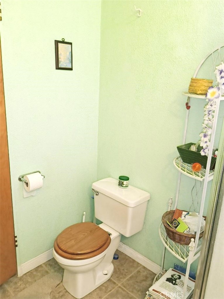 https://media.crmls.org/medias/52c4923b-6b06-4f81-b09b-ca1286f66da9.jpg?preset=X-Large