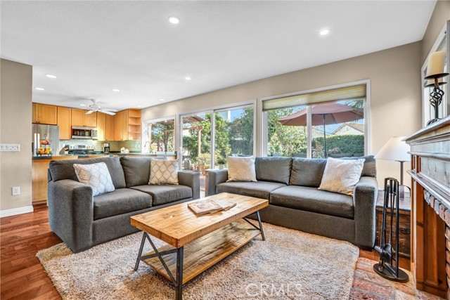 Detail Gallery Image 11 of 31 For 5552 Ridgebury Dr, Huntington Beach,  CA 92649 - 4 Beds | 2/1 Baths